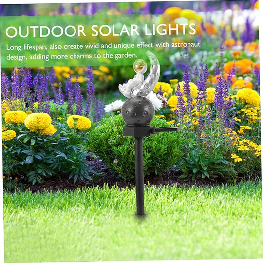 Outdoor Solar Astronaut Light Waterproof Resin Decorative Garden Lamp for Lawn and Patio Solar Yard Lights for Landscape and Pathway