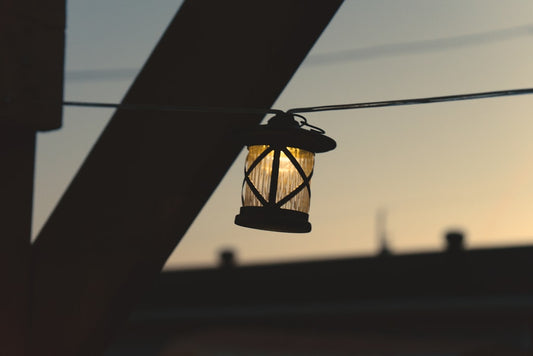 Best Solar Lanterns for a Rental Balcony: A Renter-Friendly Buyer’s Guide