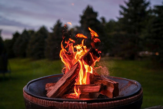 Create a Cozy Backyard Atmosphere with Fire Pit Lighting for Gatherings
