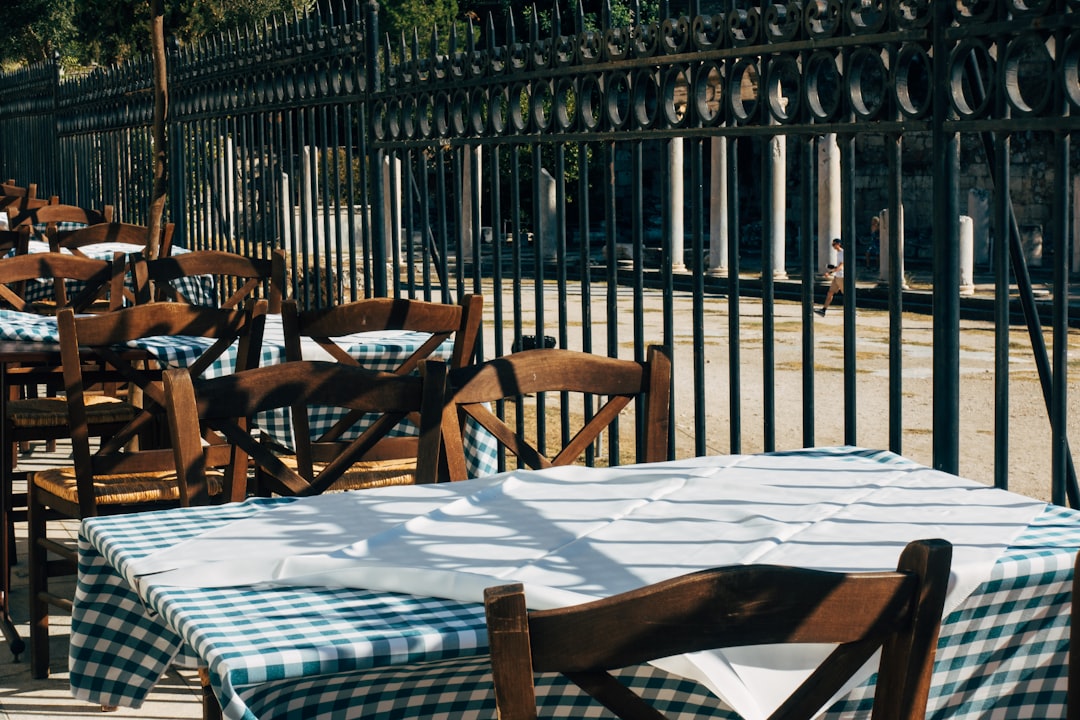 10 Essential Tips for Designing an Inviting Outdoor Dining Space