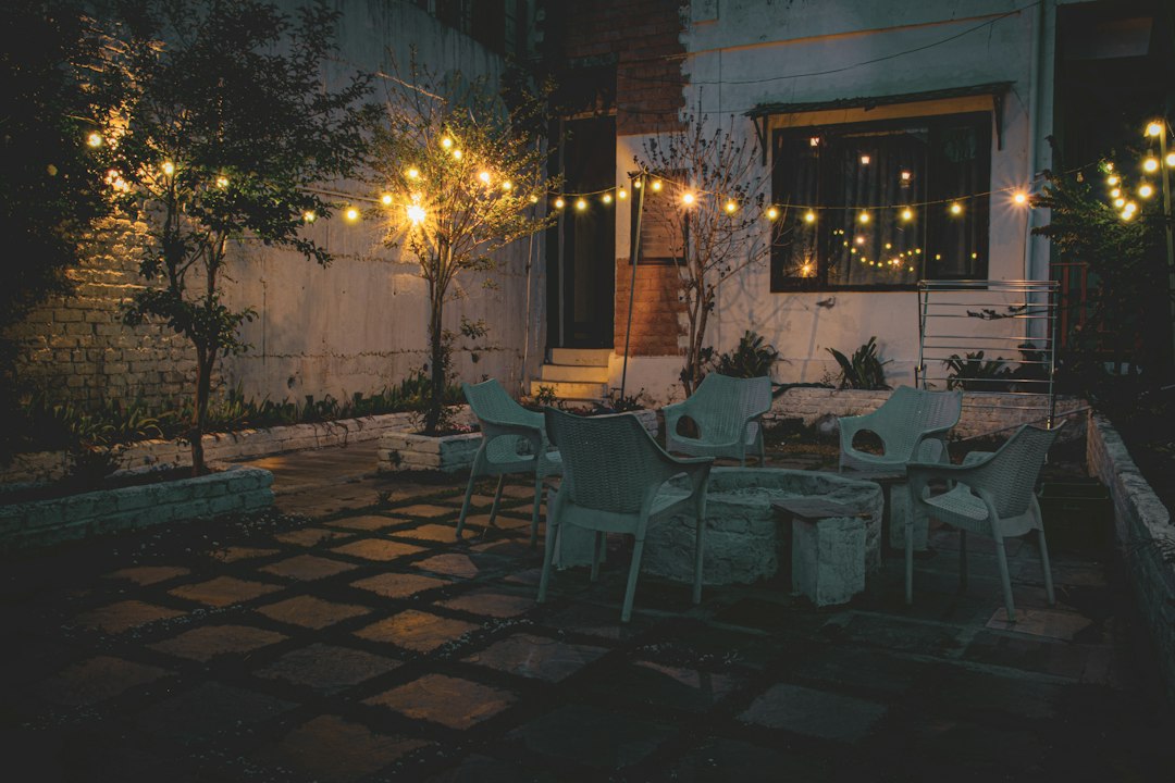 Outdoor Light Change Bulb Guide: How to Replace Patio String Light Bulbs Safely