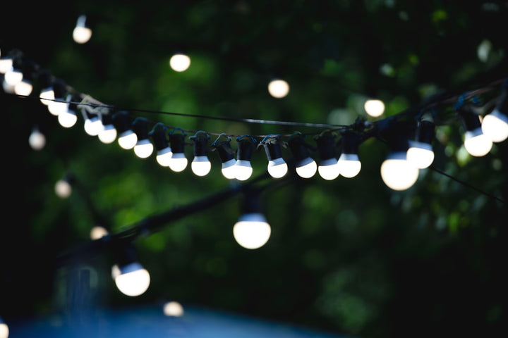 Best Outdoor Lighting Ideas for a Backyard With No Power Outlet