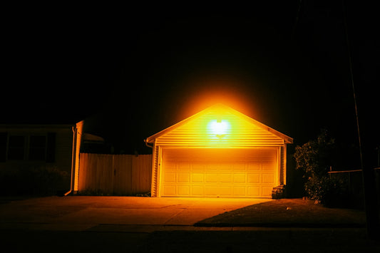 Motion Sensor vs Dusk-to-Dawn Driveway Security Lights: Which Is Best for a Dark Driveway?