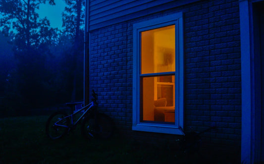 Motion Sensor vs Dusk-to-Dawn Lights: Best Choice for a Dark Driveway