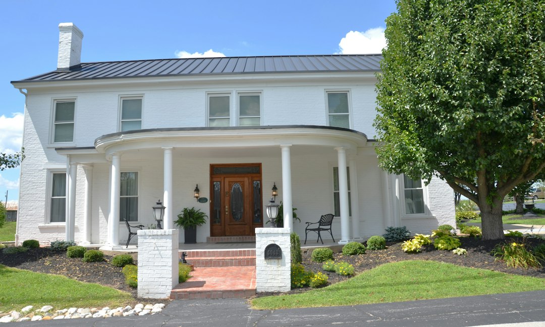 Installing Outdoor Lamp Post for Front Yard Curb Appeal: A Beginner-Friendly Guide