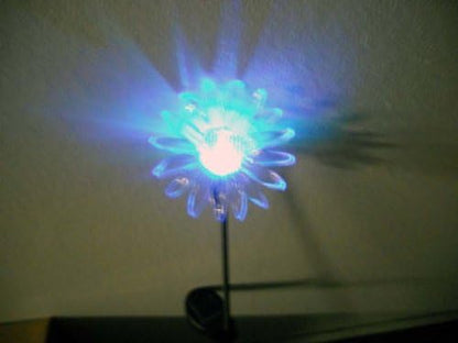 Set of 1 Solar Garden Stake Lights with Color Changing LED or Regular White LED Landscape Path Lights (1 Piece) (Sunflower)