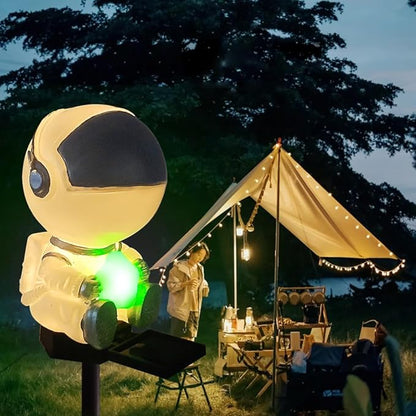 Solar Astronaut Stake Light Outdoor Changing Color Illuminating Decorative Solar Ground Stake Light for Patio Walkway Pathway Backyard Landscape Decoration (Silver_)