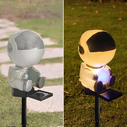 Solar Astronaut Stake Light Outdoor Changing Color Illuminating Decorative Solar Ground Stake Light for Patio Walkway Pathway Backyard Landscape Decoration (Silver_)