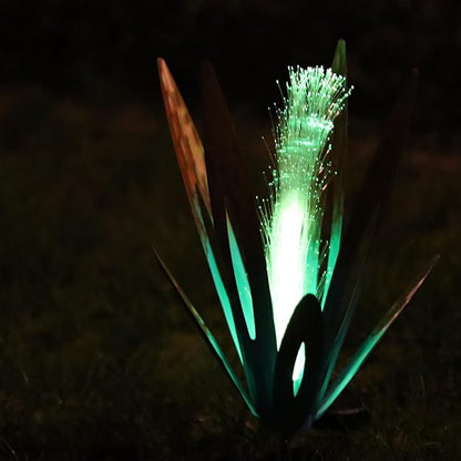 Metal Agave Lawn Garden Statue Decoration ， Metal AloeVera Solar Waterproof Light Stake，DIY Hand Painted Agave Rustic Sculpture Solar Light， with Color Variable Aloe Vera Art