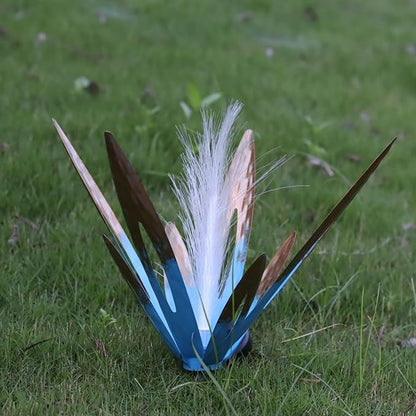 Metal Agave Lawn Garden Statue Decoration ， Metal AloeVera Solar Waterproof Light Stake，DIY Hand Painted Agave Rustic Sculpture Solar Light， with Color Variable Aloe Vera Art