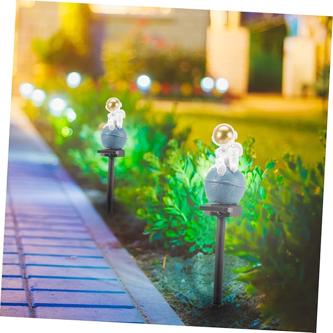 Milisten Outdoor Solar Pathway Light Astronaut Design Decorative Lamp for Garden Easy Installation Long Lifespan for Landscape Patio Lighting