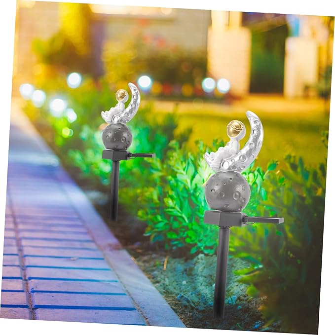 Outdoor Solar Astronaut Light Waterproof Resin Decorative Garden Lamp for Lawn and Patio Solar Yard Lights for Landscape and Pathway