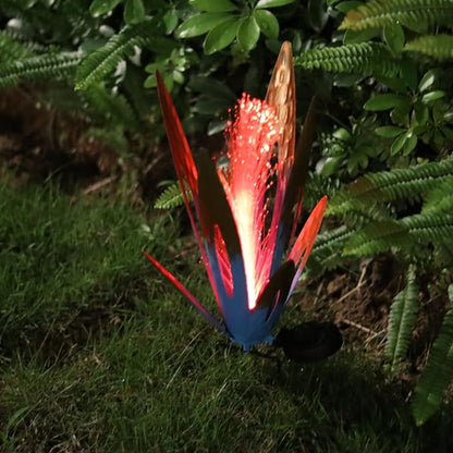 Metal Agave Lawn Garden Statue Decoration ， Metal AloeVera Solar Waterproof Light Stake，DIY Hand Painted Agave Rustic Sculpture Solar Light， with Color Variable Aloe Vera Art