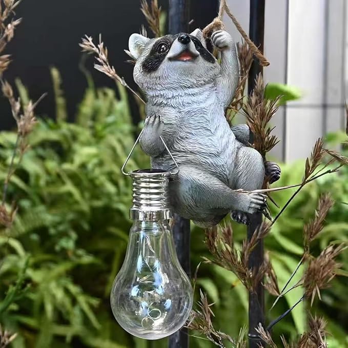 Resin Raccoon Garden Statue Solar Fence Lights Outdoor Hanging Decor Porch Tree Decorations Yard Ornaments Small Cute Figurines Funny Gifts for Women Men Lovers