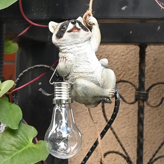 Resin Raccoon Garden Statue Solar Fence Lights Outdoor Hanging Decor Porch Tree Decorations Yard Ornaments Small Cute Figurines Funny Gifts for Women Men Lovers