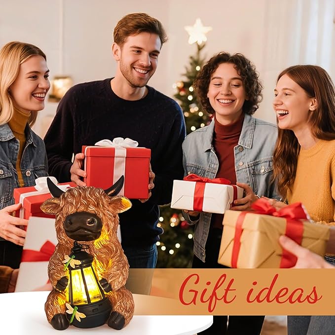 DKJOCKY Highland Cow Garden Decor Statue with Solar Light Lantern, Birthday Gifts for Women Mom Grandma, Funny Waterproof Resin Figurine Outdoor Decorations for Yard Patio Lawn Balcony Porch