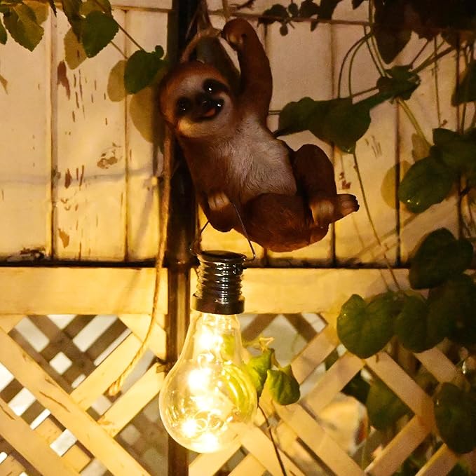 Resin Sloth Garden Statue Solar Fence Lights Outdoor Hanging Decor Porch Tree Decorations Yard Ornaments Small Cute Figurines Funny Gifts for Women Mother