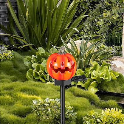Halloween Solar Pumpkin Garden Stake Light Outdoor Solar Pathway Lamp Resin Yard Decor for Halloween Outdoor Garden Lighting