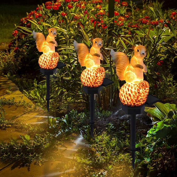 Solar Garden Lights, Squirrel Solar Powered LED Outdoor Decor Light, Resin Garden Waterproof Decorations with Stake, Outdoor Garden Animal Statue for Patio Lawn Yard (Squirrel)