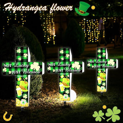 St. Patrick's Day Solar Stake Lights Outdoor Memorial Garden Stake Cross for Grave Cemetery Buffalo Plaid Rustic Farmhouse Shamrock Garden Decor Solar Cross for Patio Pathway Decoration