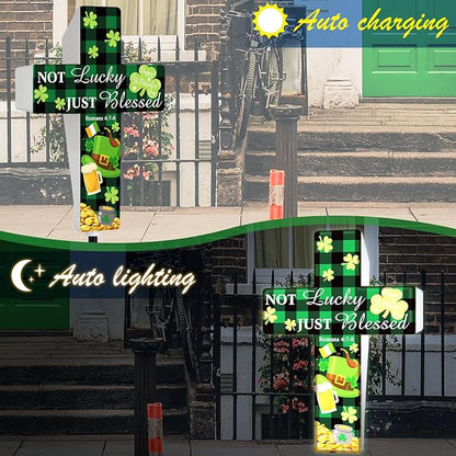 St. Patrick's Day Solar Stake Lights Outdoor Memorial Garden Stake Cross for Grave Cemetery Buffalo Plaid Rustic Farmhouse Shamrock Garden Decor Solar Cross for Patio Pathway Decoration