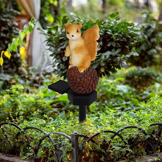 Solar Garden Lights, Squirrel Solar Powered LED Outdoor Decor Light, Resin Garden Waterproof Decorations with Stake, Outdoor Garden Animal Statue for Patio Lawn Yard (Squirrel)