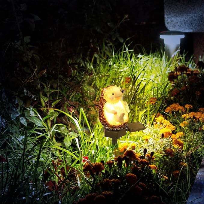 Resin Garden Statues Cute Hedgehog, Statues Outdoor with Solar Lights, Solar Garden Sculptures, Funny Animal Garden Decor, Housewarming Gifts, Lights for Patio Yard, Balcony Decorations (B)