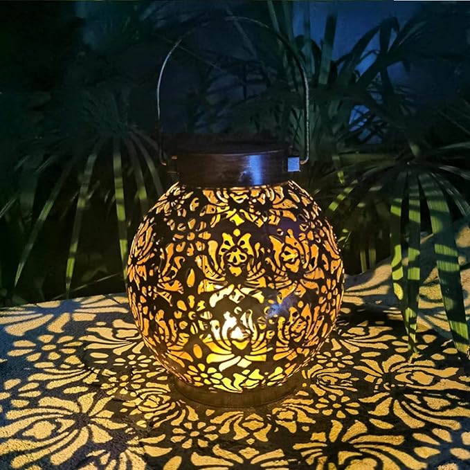 2 Pack Solar Lanterns，Retro Metal Light Solar Garden Light，Hanging LED Lanterns Solar Powered with Handle Waterproof，Suitable for Gardens, Courtyard Porches and Tabletops
